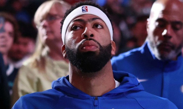 v体育-浓眉离队彻底无望！交易市场全面崩塌，独行侠深陷哈里森埋下的泥潭|安东尼·戴维斯|东契奇|体育赛事讨论|亚特兰大老鹰队|安东尼-戴维斯_新浪新闻