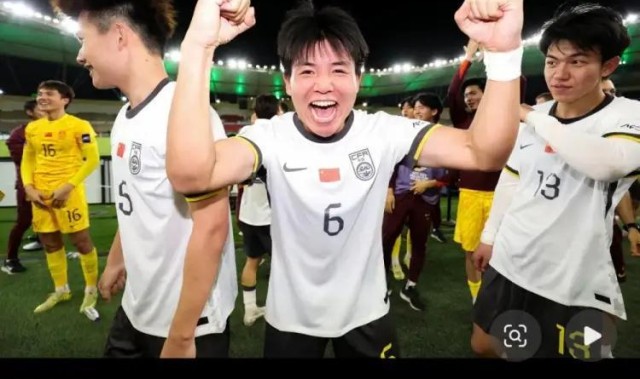 v体育-U23国足3-0完胜越南，队长徐彬父母曾远赴沙特为儿子助威