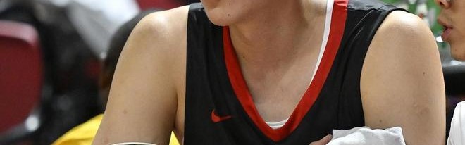 朱芳雨当年打错人了？杨瀚森近期打最好一场，仍被临时主帅踢出队