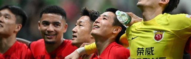 v体育-申花惨败落后海港11分 追平上海德比最大分差纪录